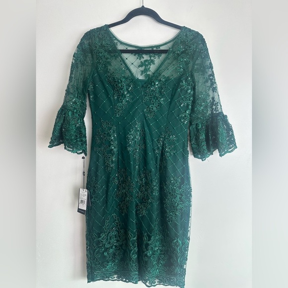 NWT Adrianna Papell Forest Green Embroidered Lace Ruffle Sleeve Dress Size 4 - Picture 4 of 9